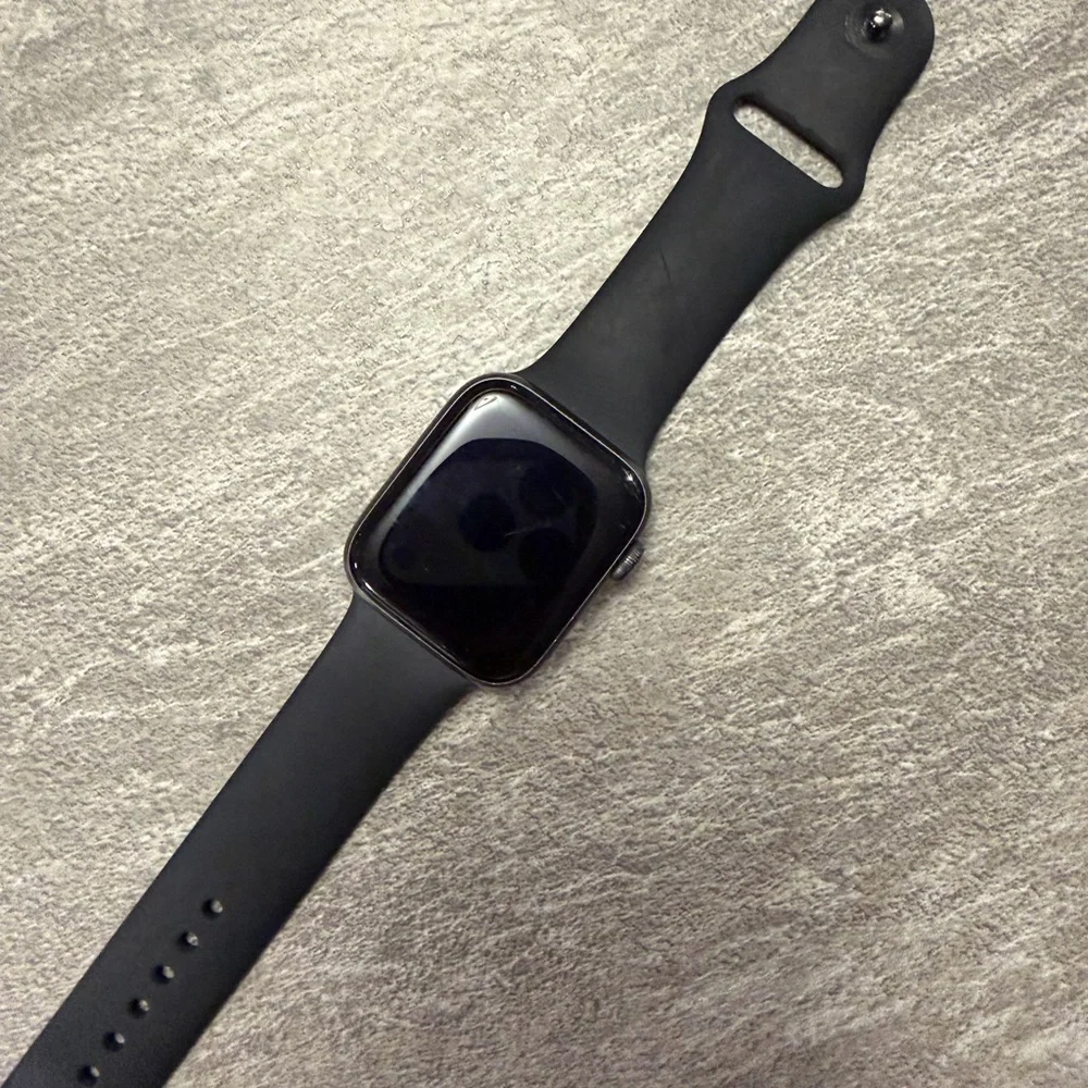 Black Apple Watch SE